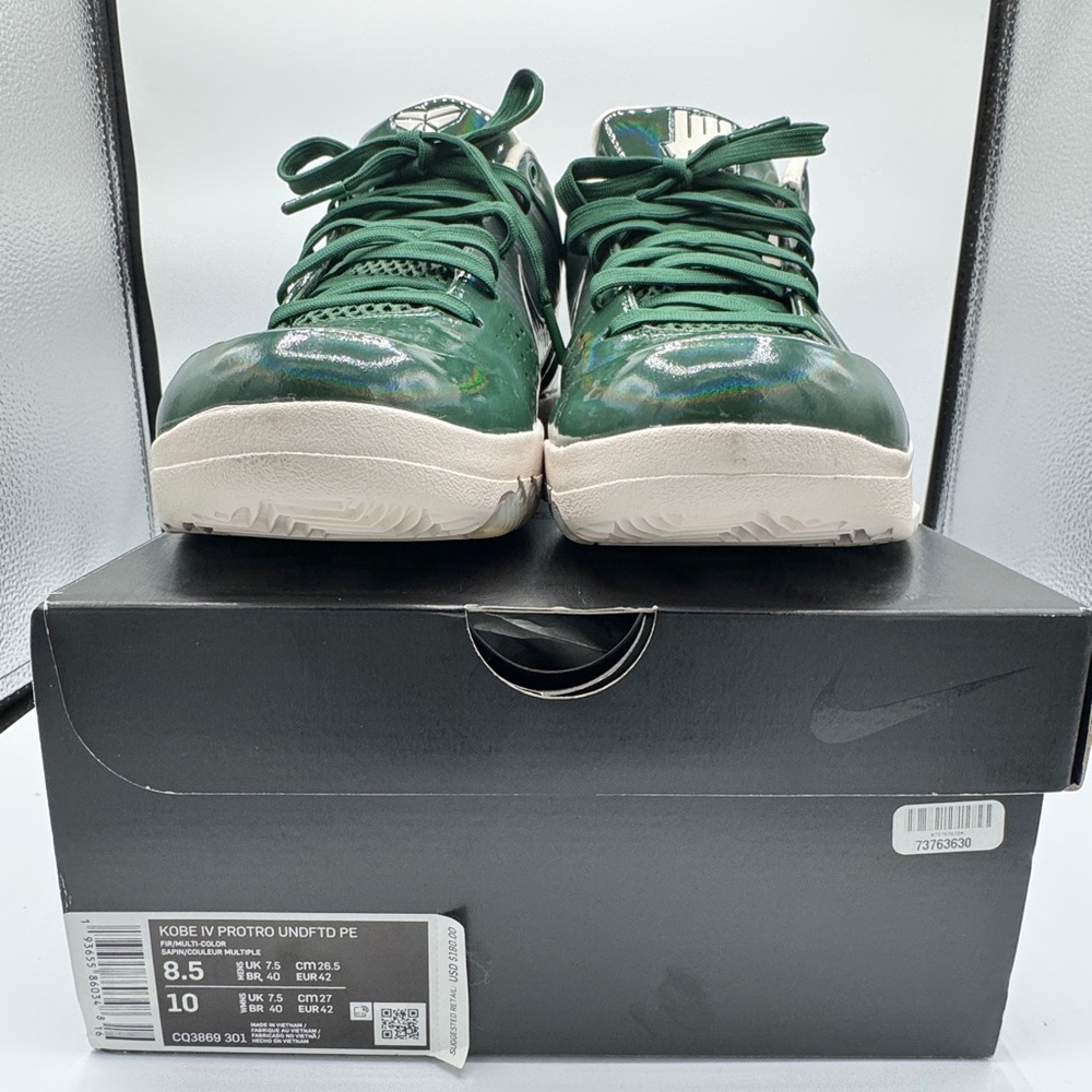 BRAND NEW- Nike Kobe 4 Protro Undefeated Milwaukee Bucks. 8.5M 10W